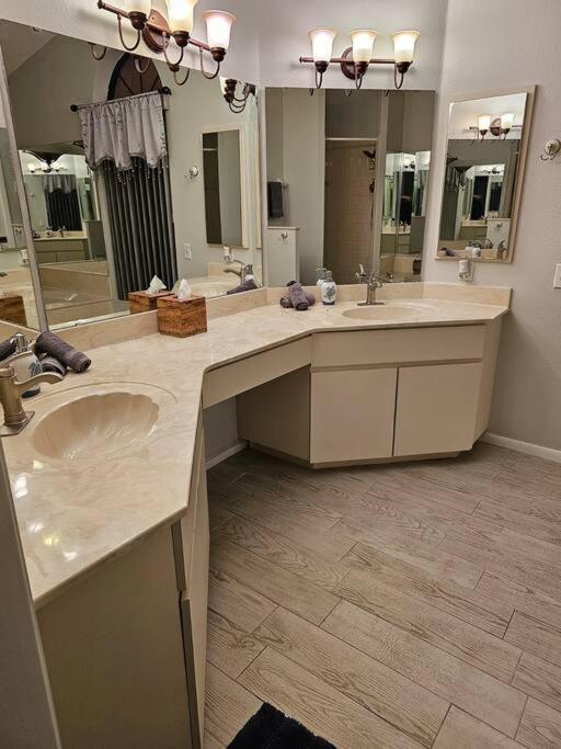 Seabreeze 3-Bedroom Pool Villa Close To The Beach!!! Порт Шарлът Екстериор снимка